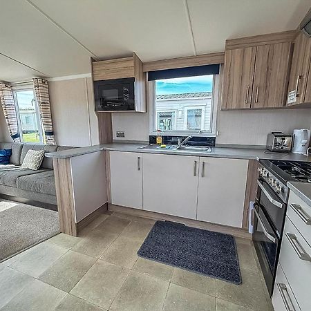 6 Berth Caravan With Decking At Sunnydale Holiday Park Ref 35243Kg Louth  Eksteriør bilde